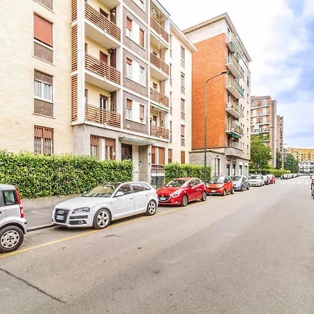 Domusmi Massarenti Apartment Milan Exterior photo